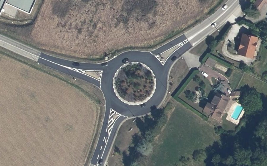 Vue aérienne du Rond-point anonyme n°8463139