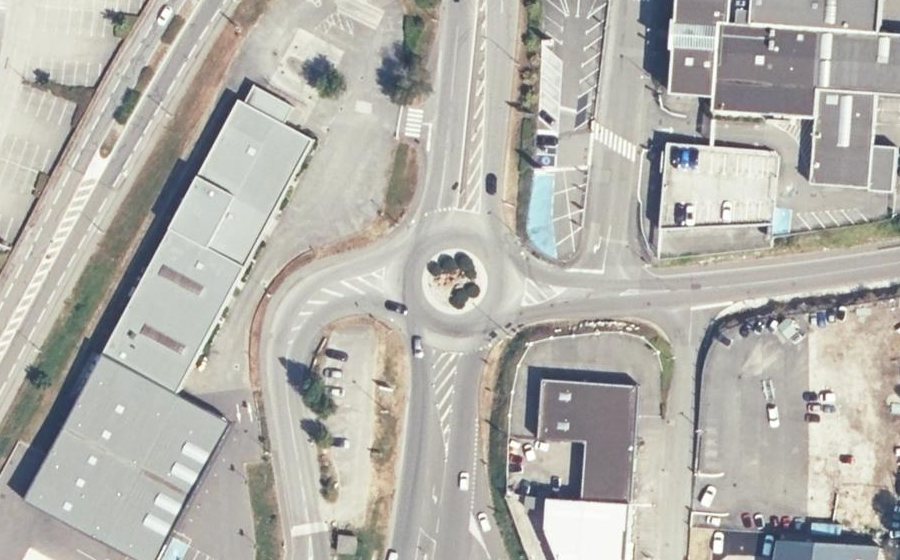 Vue aérienne du Rond-point anonyme n°8464582