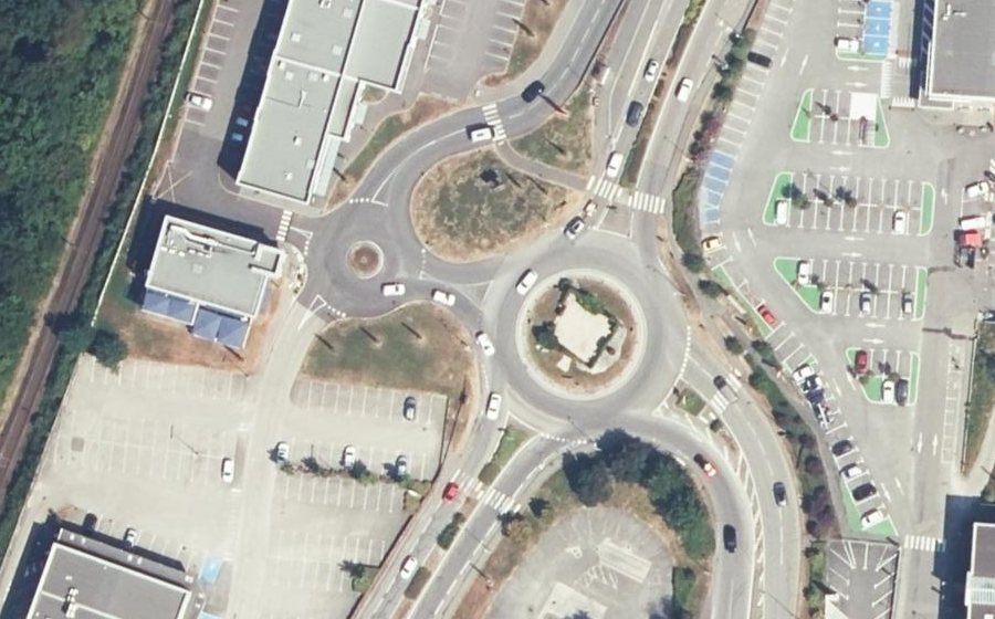 Vue aérienne du Rond-point anonyme n°8464595