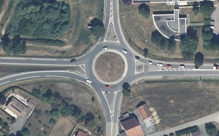 Vue aérienne du Rond-point anonyme n°8466078