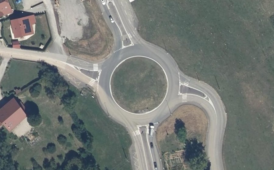 Vue aérienne du Rond-point anonyme n°8466283