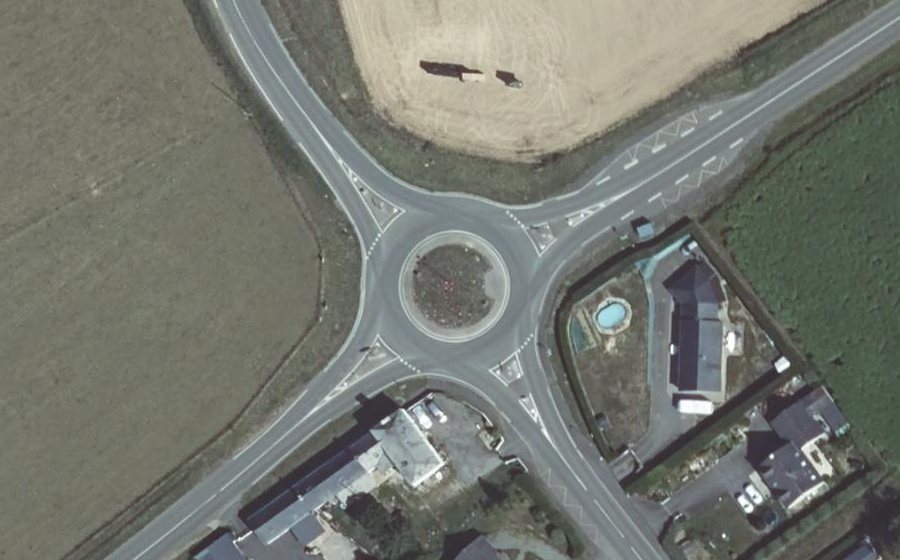 Vue aérienne du Rond-point anonyme n°847217280