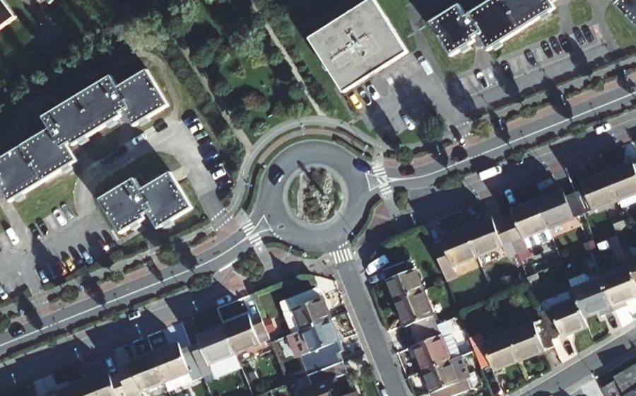 Vue aérienne du Rond-point anonyme n°8472781