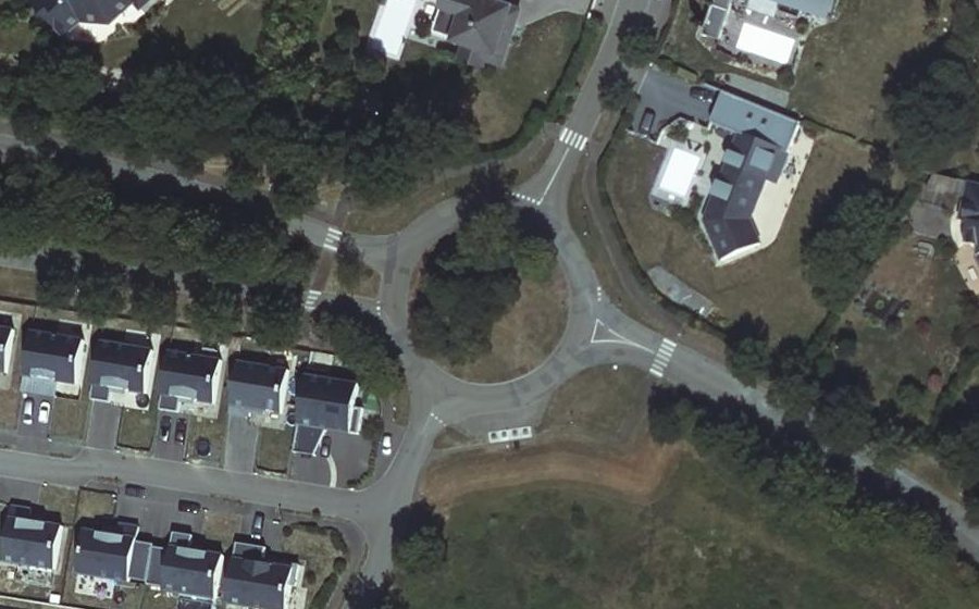 Vue aérienne du Rond-point anonyme n°8473953