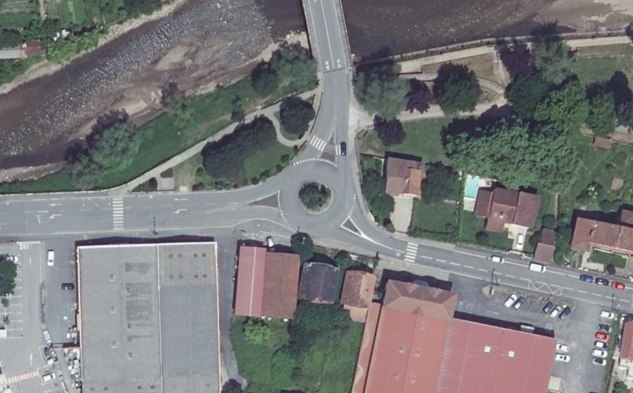 Vue aérienne du Rond-point anonyme n°8475543
