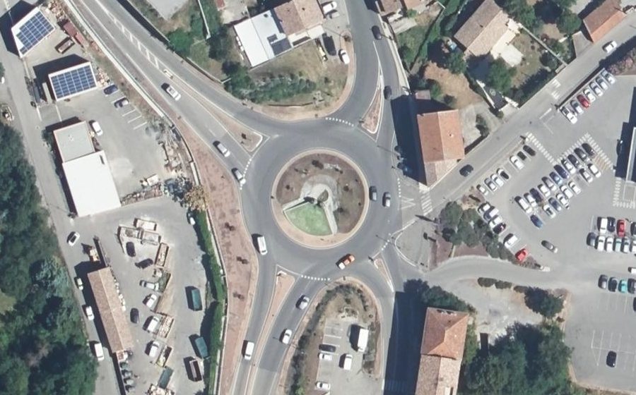 Vue aérienne du Rond-point anonyme n°8476914