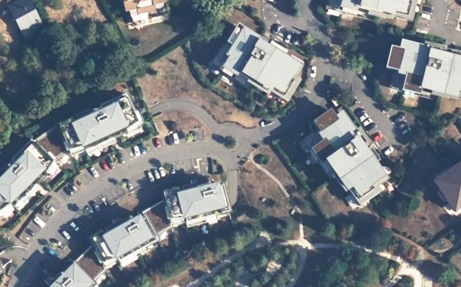 Vue aérienne du Rond-point anonyme n°847928131