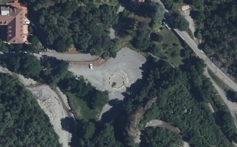 Vue aérienne du Rond-point anonyme n°848174080