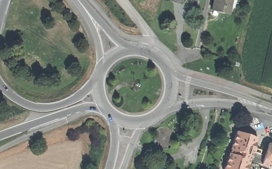 Vue aérienne du Rond-point anonyme n°8488775