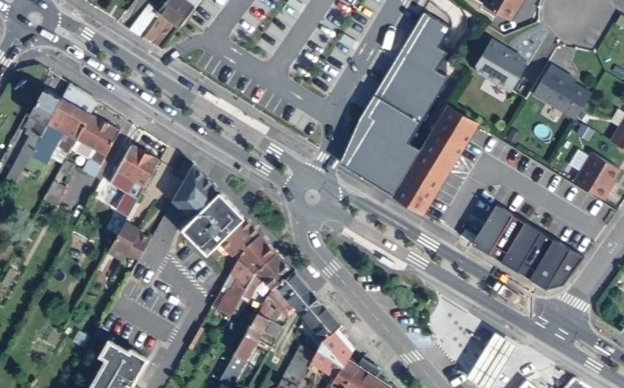 Vue aérienne du Rond-point anonyme n°849308772