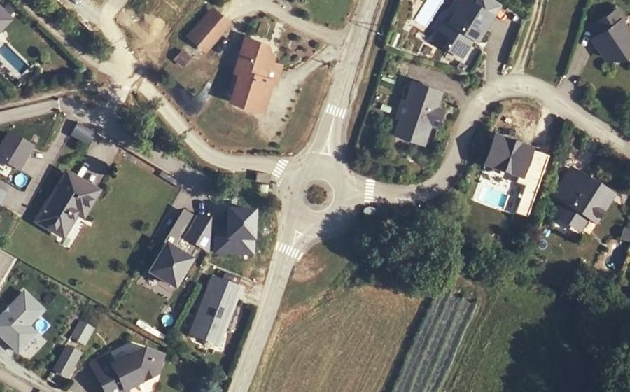 Vue aérienne du Rond-point anonyme n°849429246