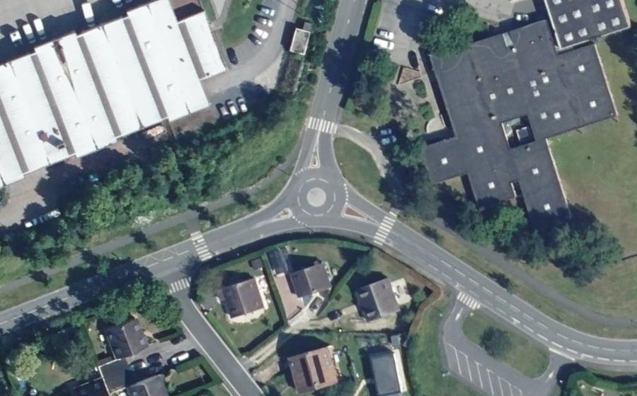 Vue aérienne du Rond-point anonyme n°849448158