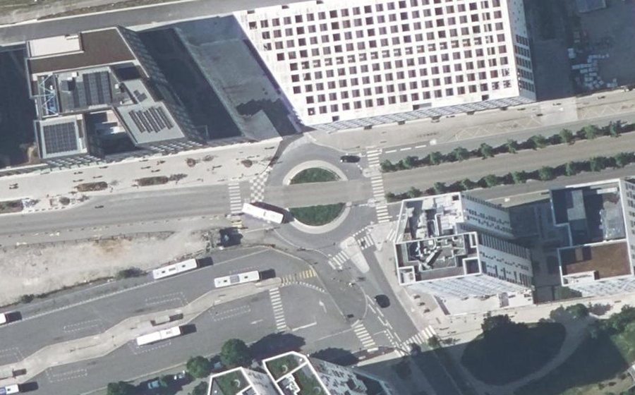 Vue aérienne du Rond-point anonyme n°849831835