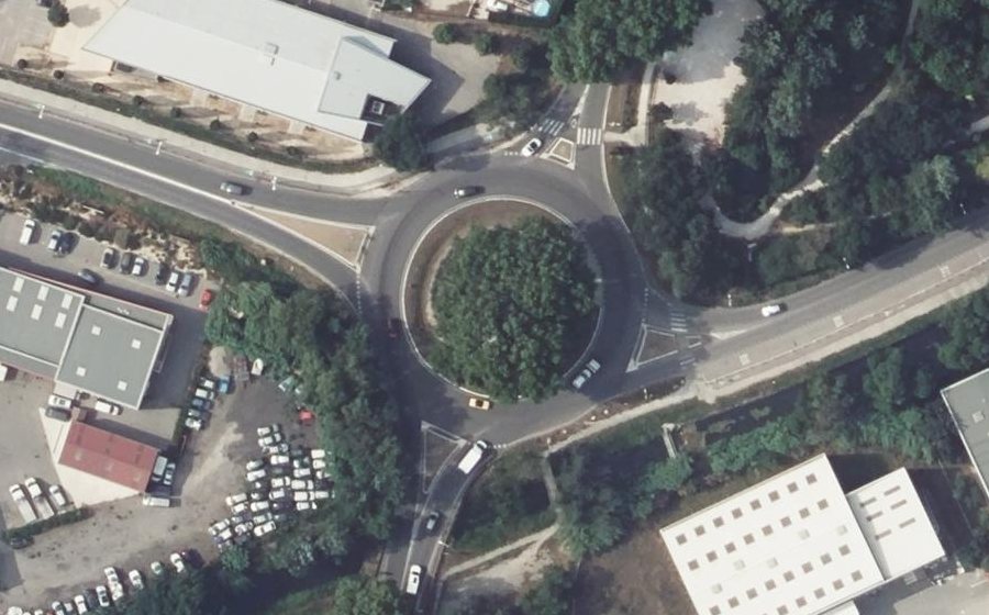 Vue aérienne du Rond-point anonyme n°8500701