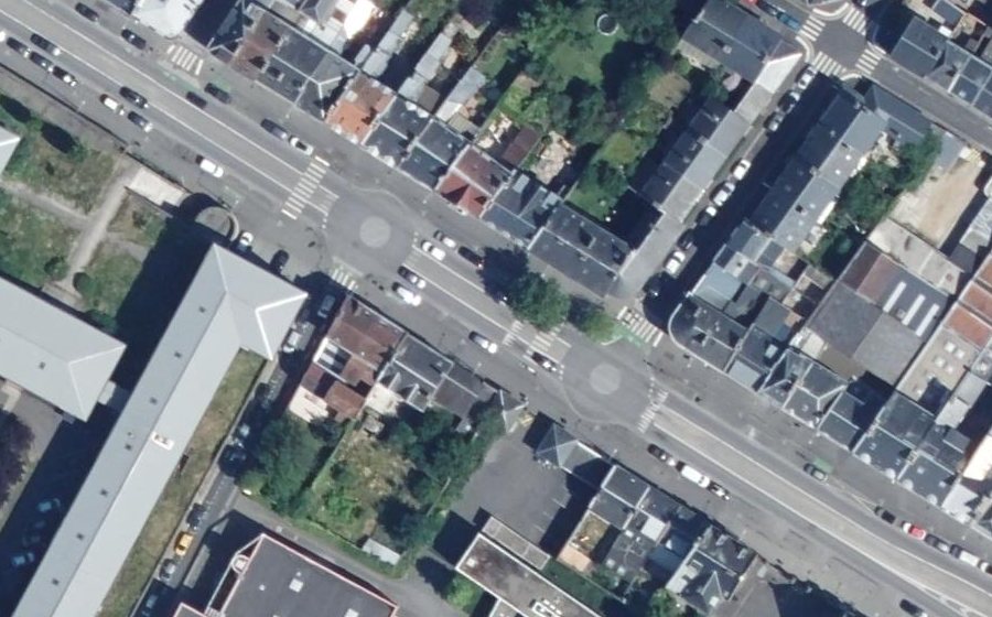 Vue aérienne du Rond-point anonyme n°850279569