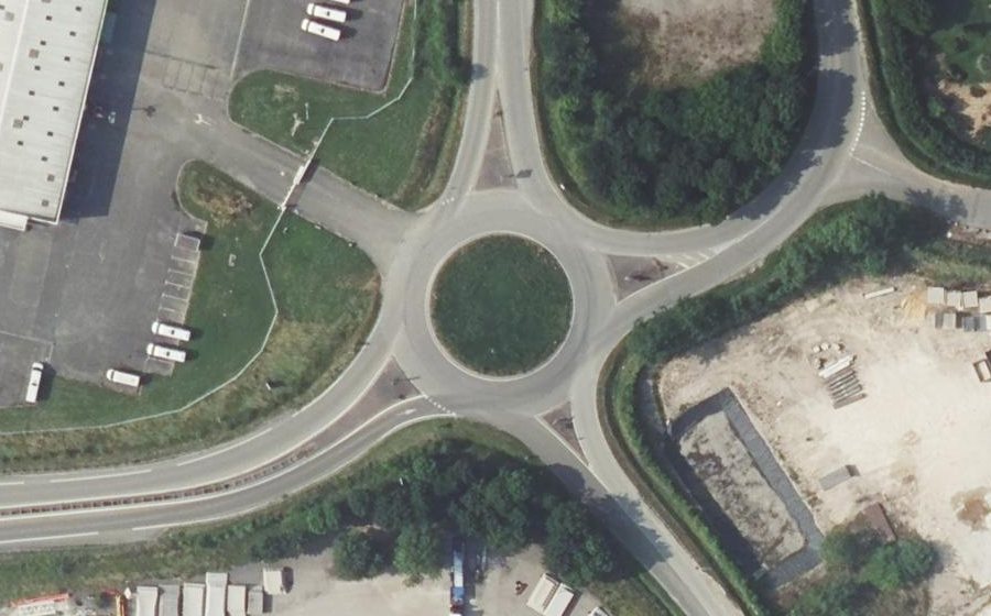 Vue aérienne du Rond-point anonyme n°85061989