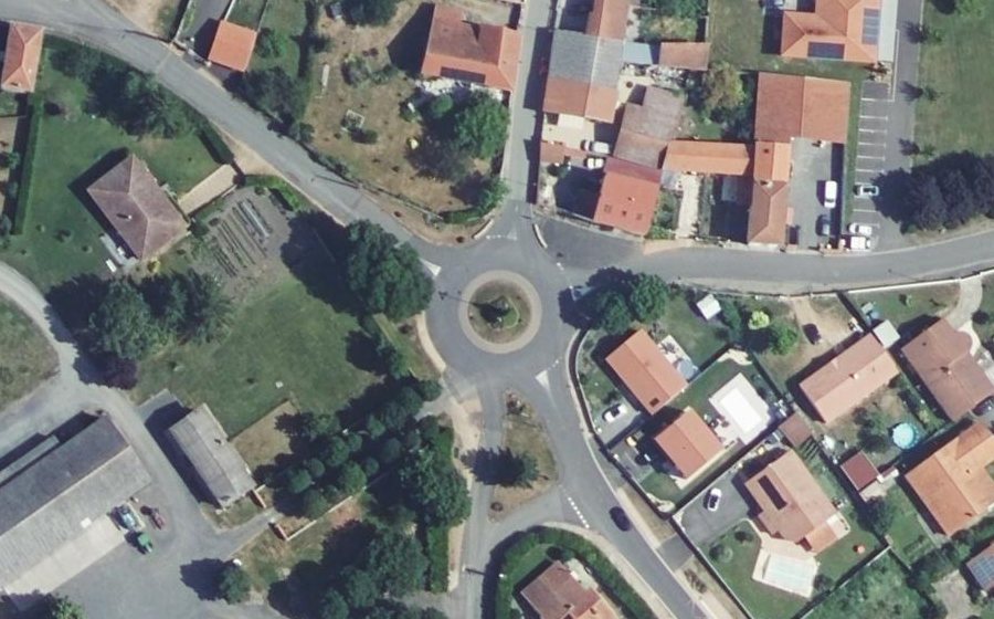 Vue aérienne du Rond-point anonyme n°85067190