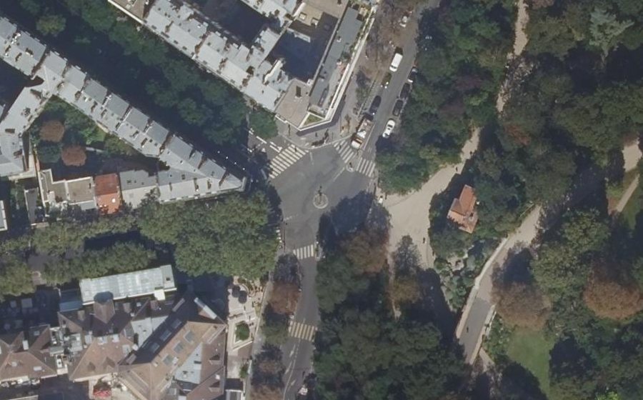 Vue aérienne du Rond-point anonyme n°85147125
