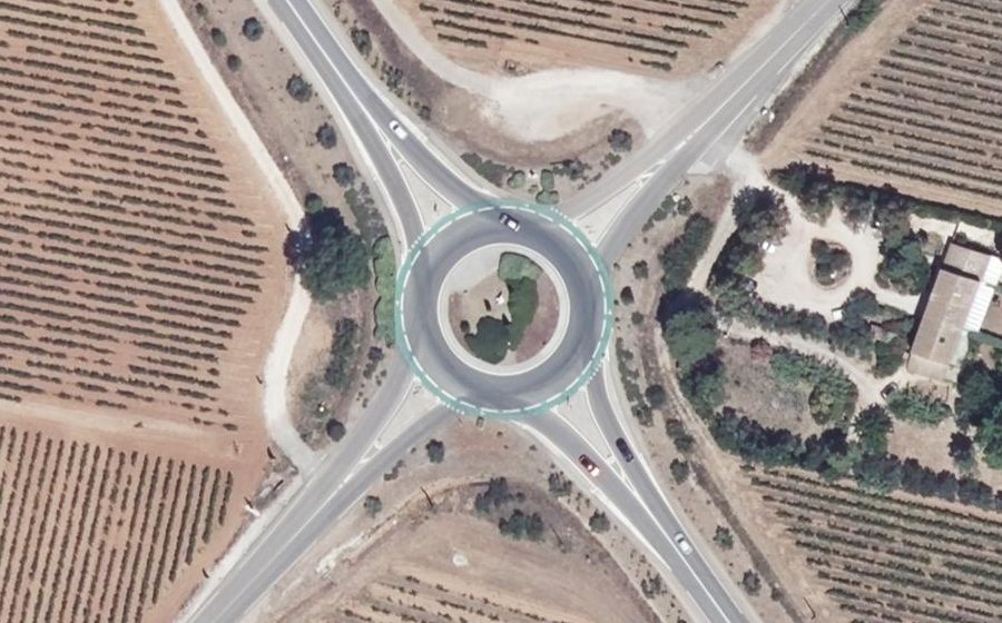 Vue aérienne du Rond-point anonyme n°85159256