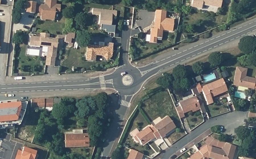 Vue aérienne du Rond-point anonyme n°851820052