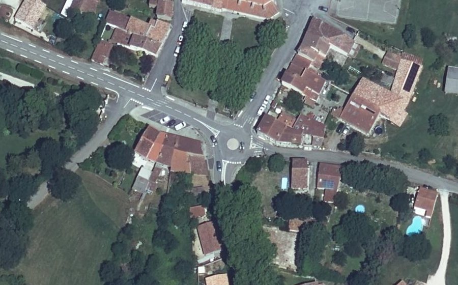 Vue aérienne du Rond-point anonyme n°852005343