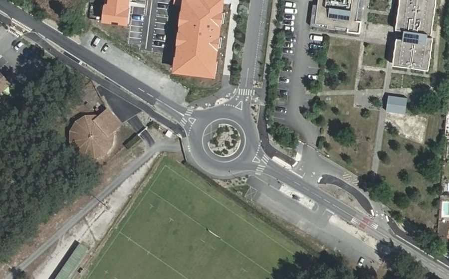 Vue aérienne du Rond-point anonyme n°852035943