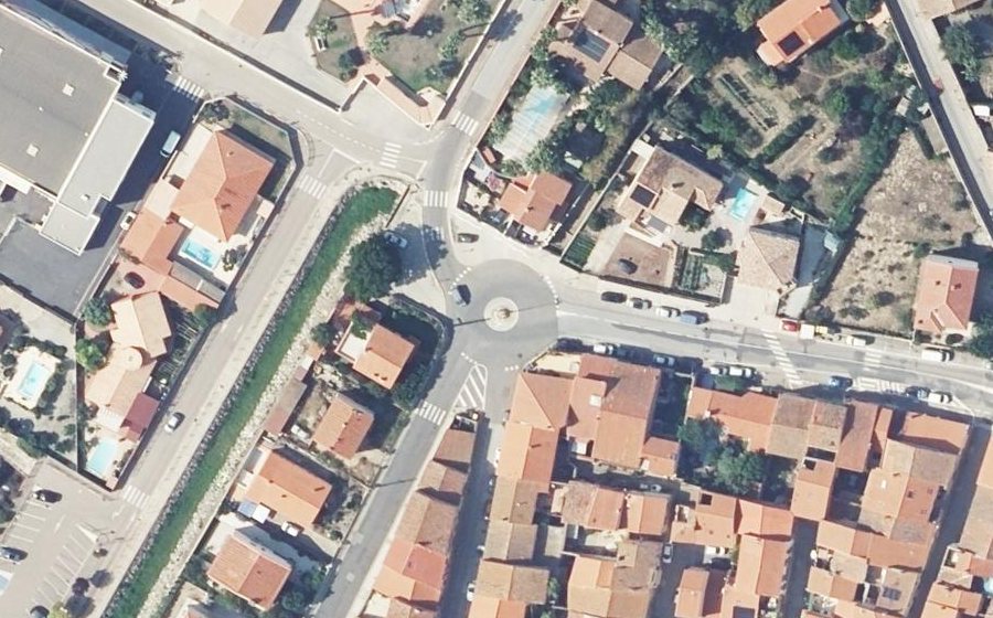 Vue aérienne du Rond-point anonyme n°85259107