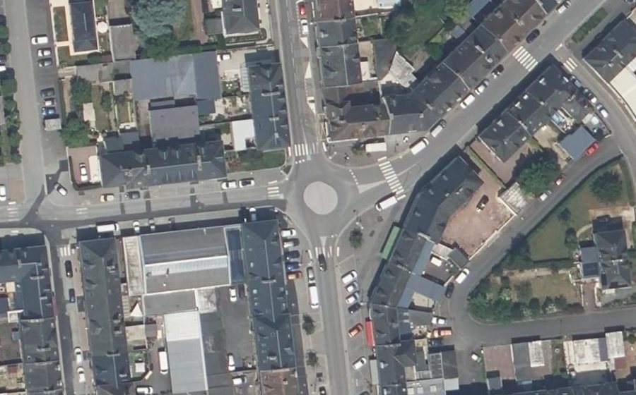 Vue aérienne du Rond-point anonyme n°853491790