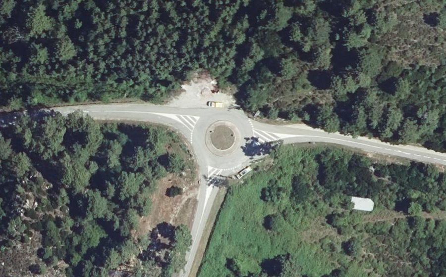 Vue aérienne du Rond-point anonyme n°85417555