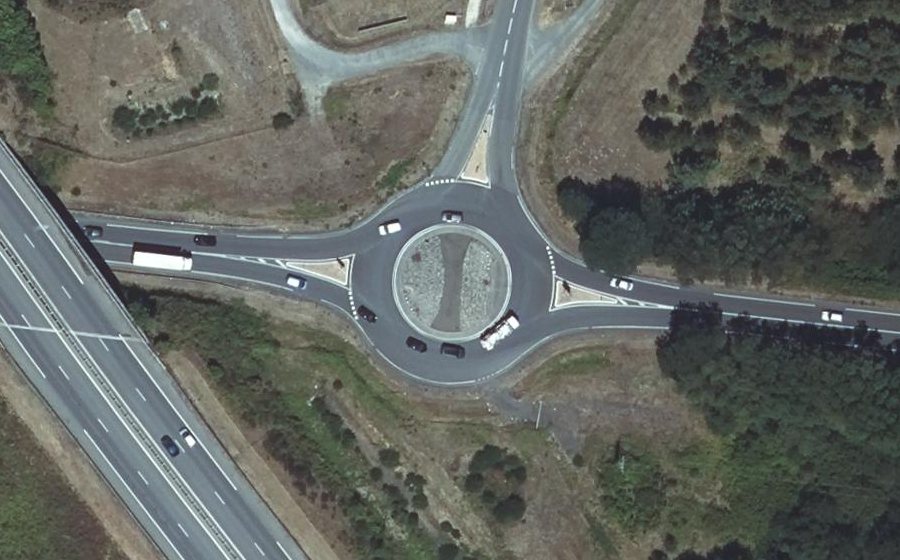 Vue aérienne du Rond-point anonyme n°854176685