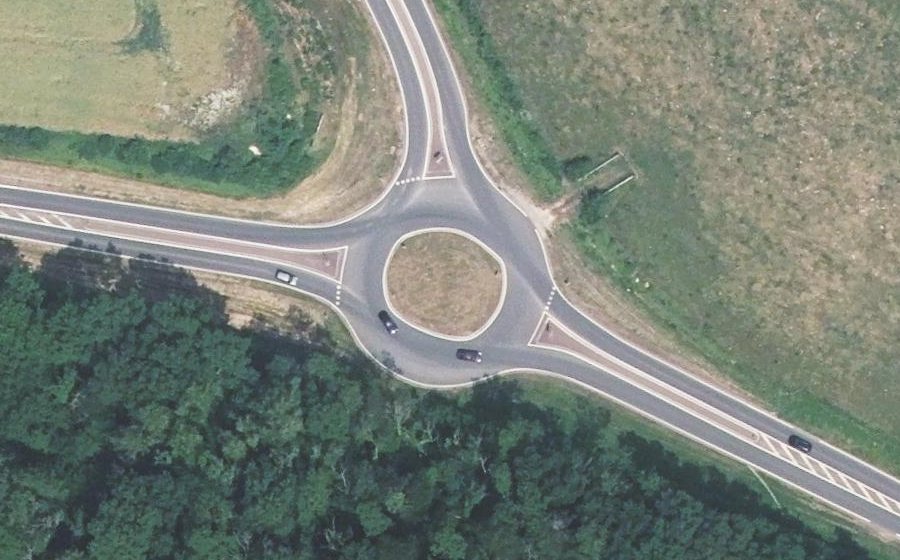 Vue aérienne du Rond-point anonyme n°85445244
