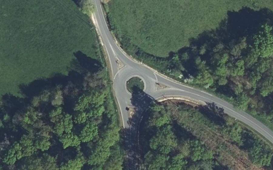 Vue aérienne du Rond-point anonyme n°854861655