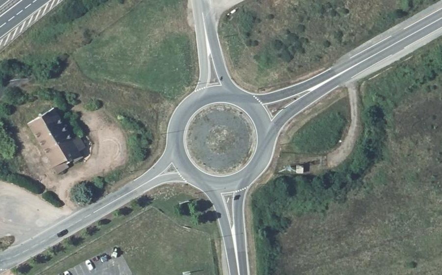 Vue aérienne du Rond-point anonyme n°8559549