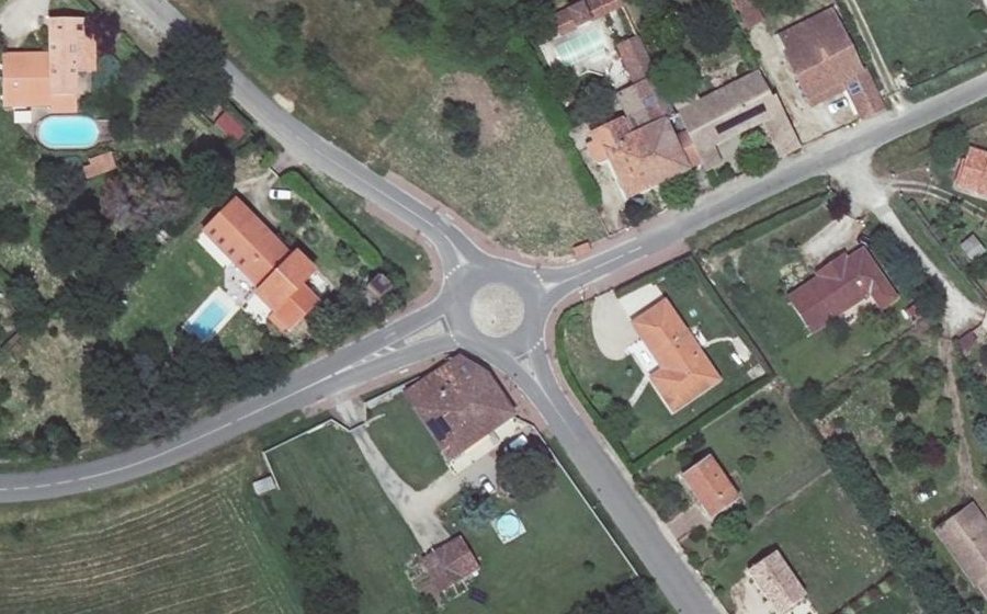 Vue aérienne du Rond-point anonyme n°856048984