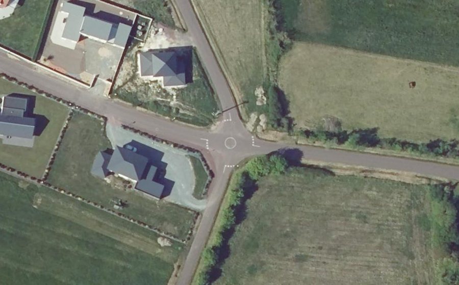 Vue aérienne du Rond-point anonyme n°856088072