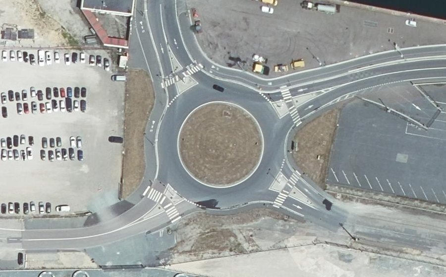 Vue aérienne du Rond-point anonyme n°856930619