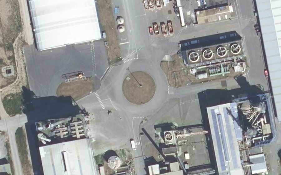 Vue aérienne du Rond-point anonyme n°857174041