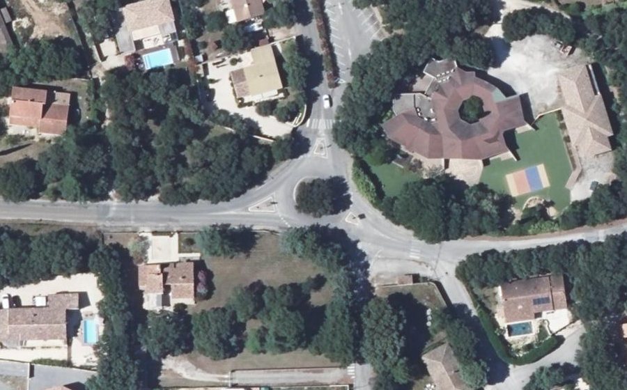 Vue aérienne du Rond-point anonyme n°857665179