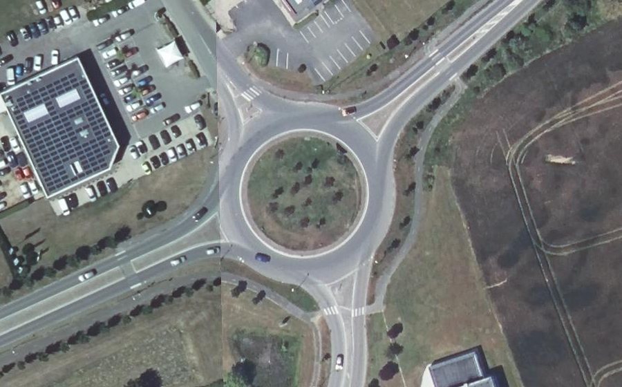 Vue aérienne du Rond-point anonyme n°85796756