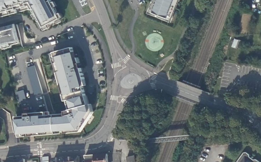 Vue aérienne du Rond-point anonyme n°8586358