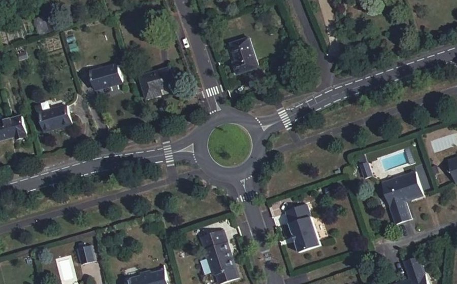 Vue aérienne du Rond-point anonyme n°8587937