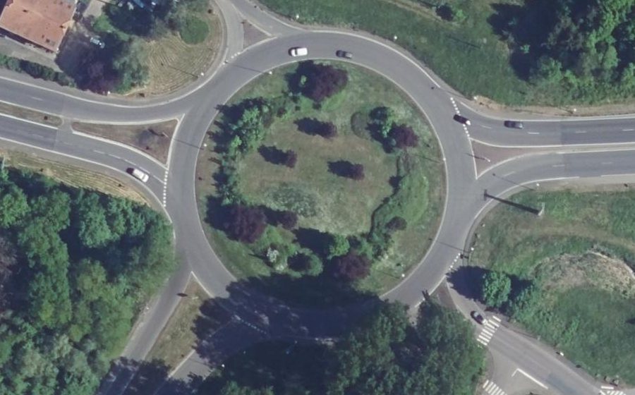 Vue aérienne du Rond-point anonyme n°8590041