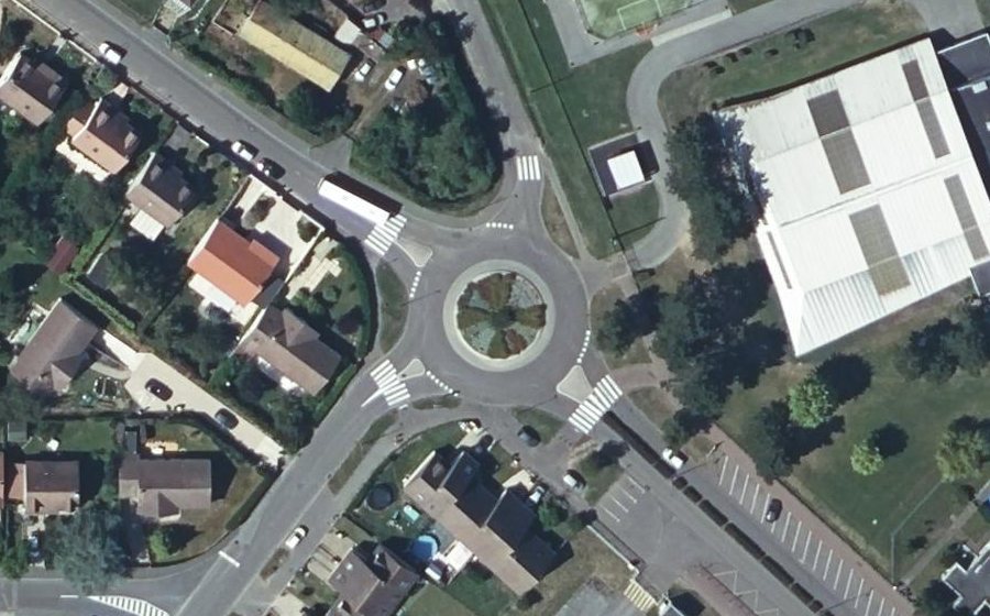 Vue aérienne du Rond-point anonyme n°859007185