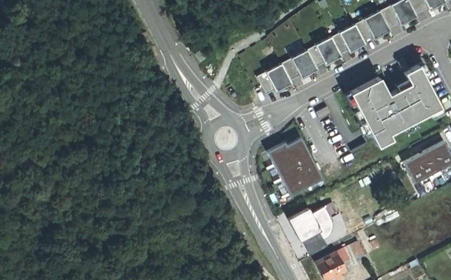 Vue aérienne du Rond-point anonyme n°859406110
