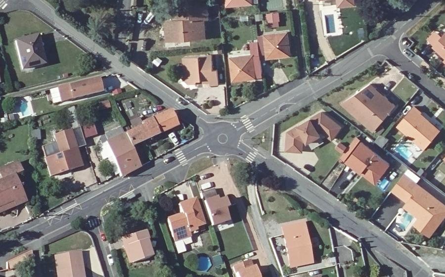 Vue aérienne du Rond-point anonyme n°85974036