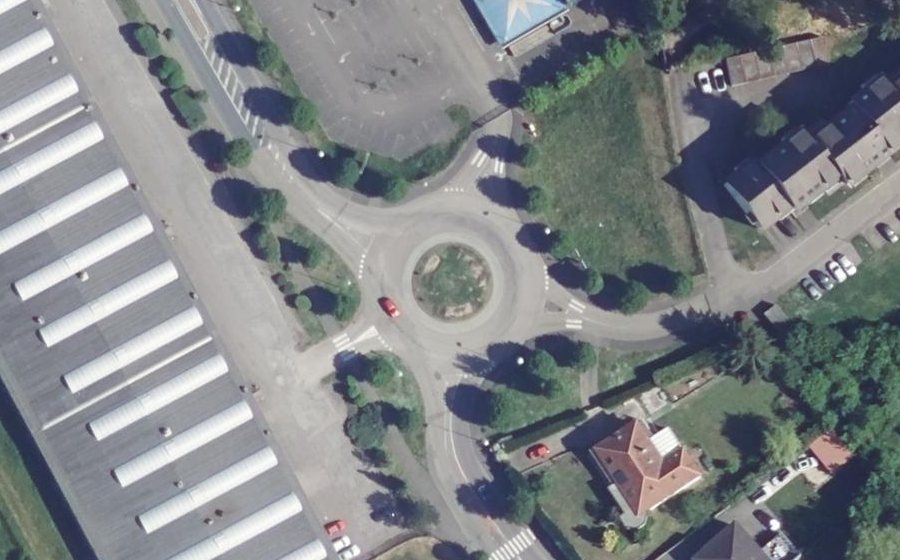 Vue aérienne du Rond-point anonyme n°8599377