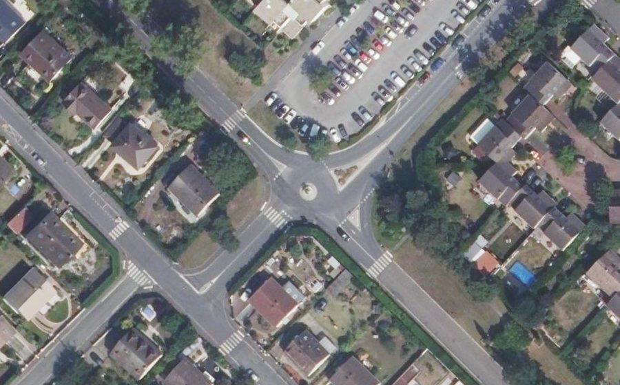 Vue aérienne du Rond-point anonyme n°860314018