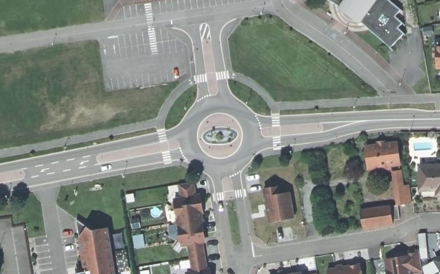 Vue aérienne du Rond-point anonyme n°860385150