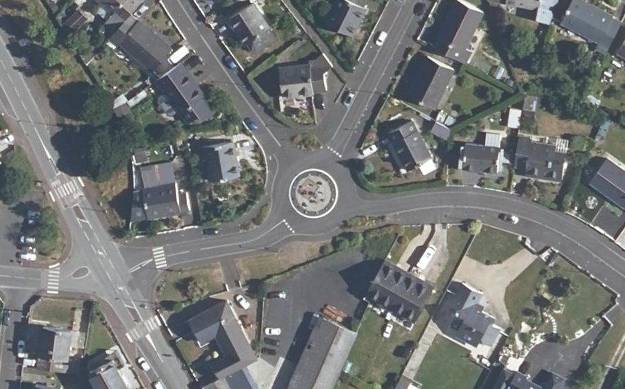 Vue aérienne du Rond-point anonyme n°860649719