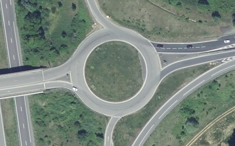 Vue aérienne du Rond-point anonyme n°8609548